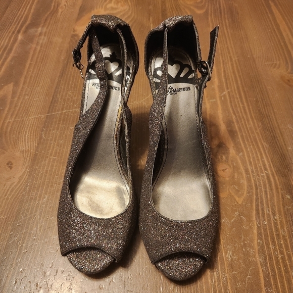 Fergalicious by Fergie Women's Heels Size 7.5M Open Toe Sling Back Mona T 4" - Picture 4 of 16